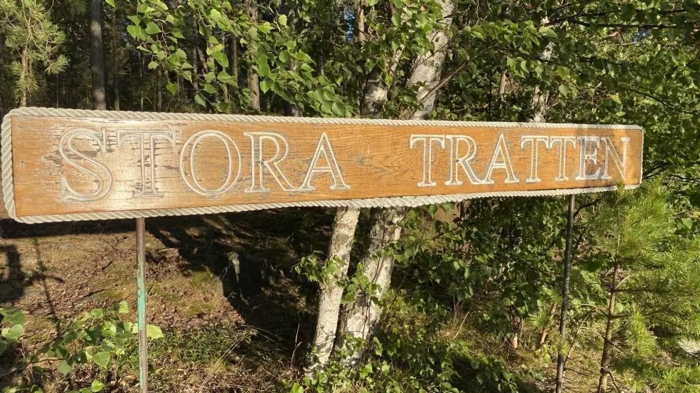 Stora Tratten Skylt